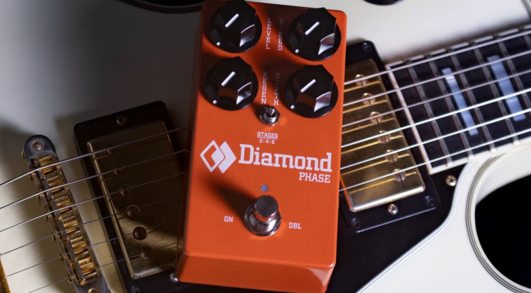 Diamond Phase Analog Phaser Offers 2-4-6 Stage Selectable Modulation