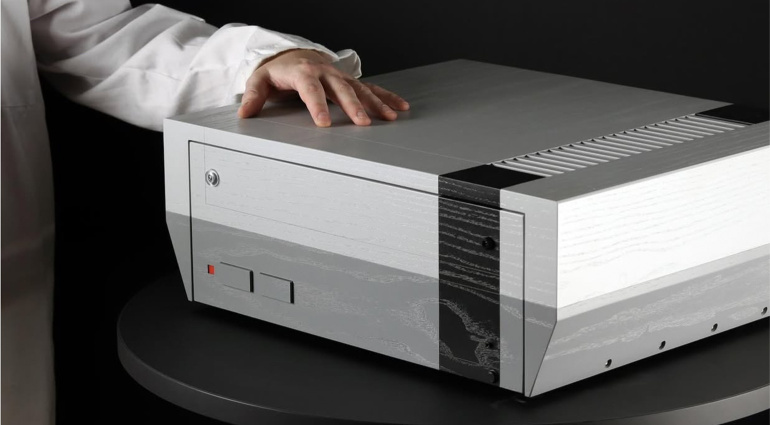 Nintendo Synth Creations and Jean-Michel Jarre’s Music History Book